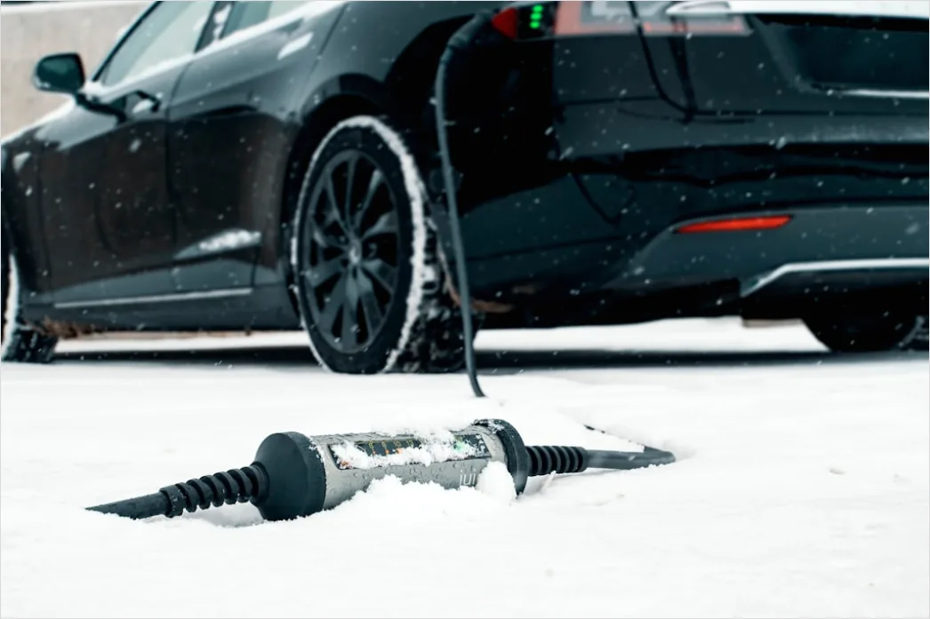 Detail Tesla Model S Charging Supercharger Close Up Number 7