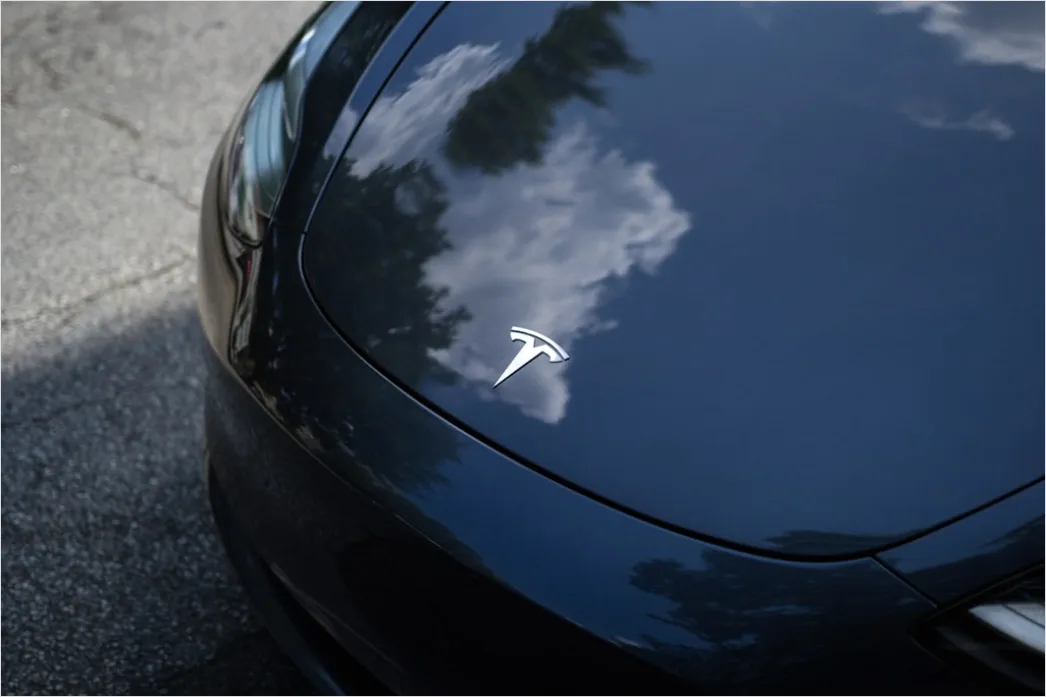 Detail Tesla Model S Charging Supercharger Close Up Number 10