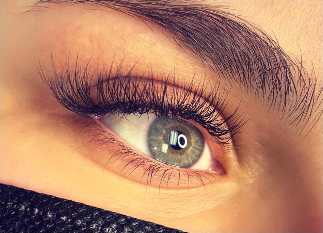 Detail Tightlining Technique For Natural Lash Look Number 2