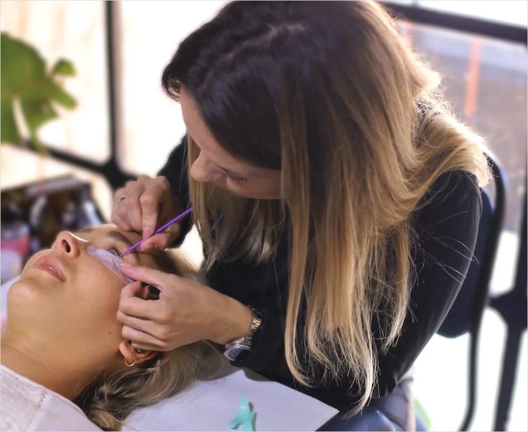 Detail Tightlining Technique For Natural Lash Look Number 11