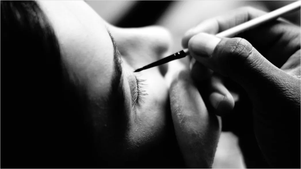 Detail Tightlining Technique For Natural Lash Look Number 12