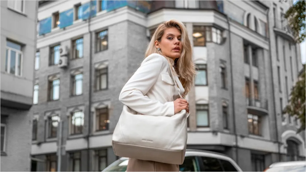 Detail Tote Bag Outfit Ideas Casual Everyday Women Number 16