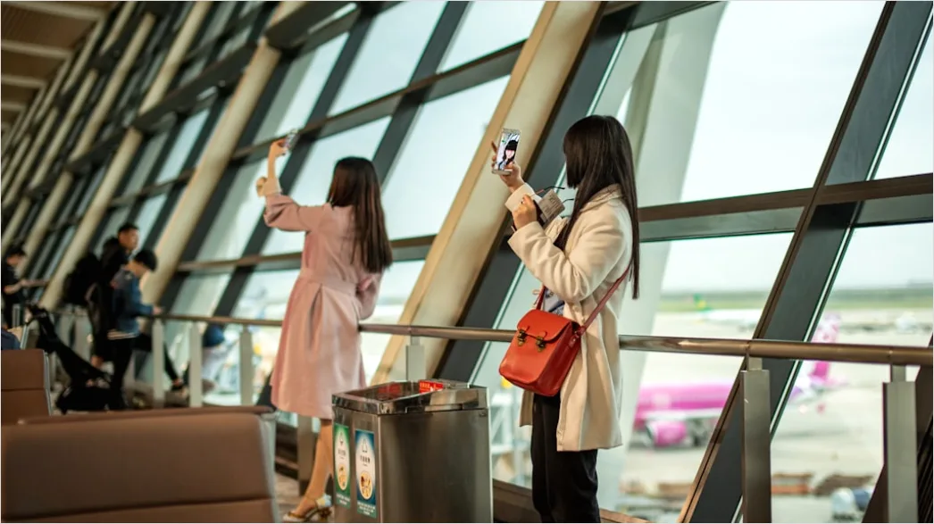 Detail Travel Outfit Ideas Comfortable And Chic Airport Number 17