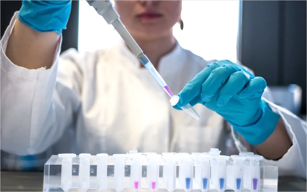 Vaccine Development Laboratory Scientist Working D6b6