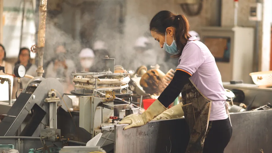 Detail Workers Wearing Respirator Masks In Dusty Factory Number 15