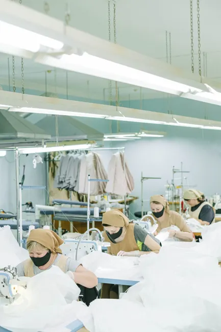Detail Workers Wearing Respirator Masks In Dusty Factory Number 17