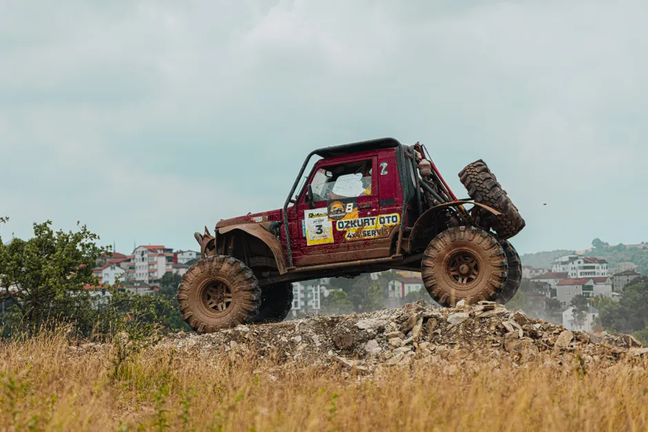 Detail 4x4 Vehicle Steep Hill Climb Off Road Number 3
