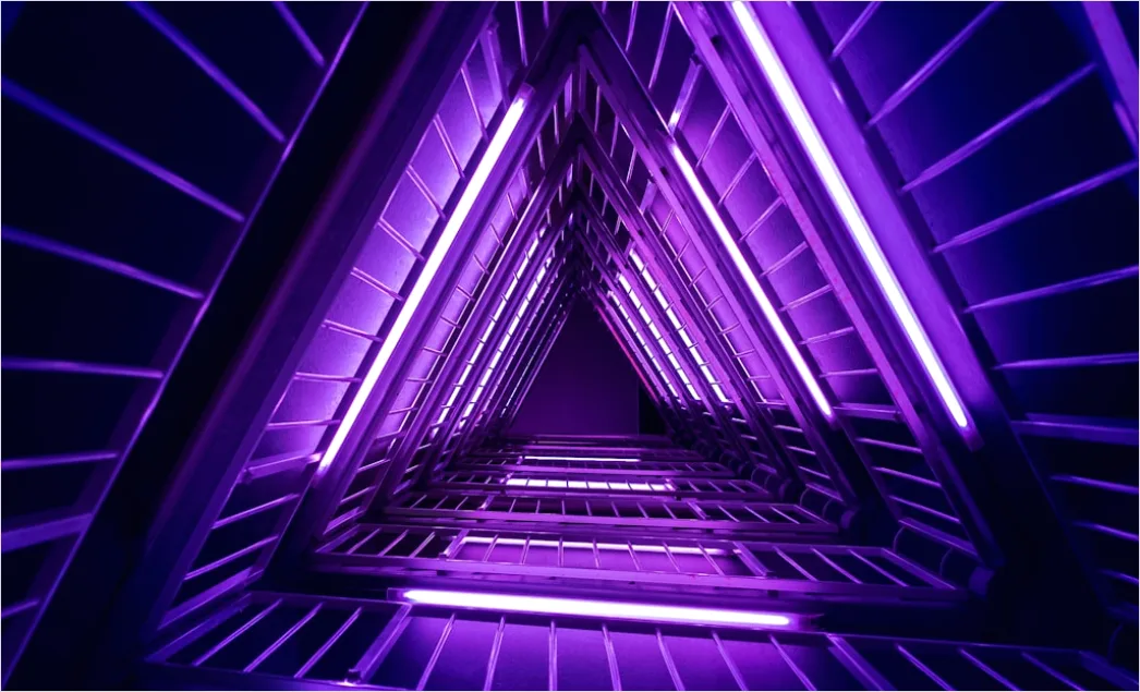Abstraktes Dreieck Muster Hintergrund Dunkel Neon 30bf
