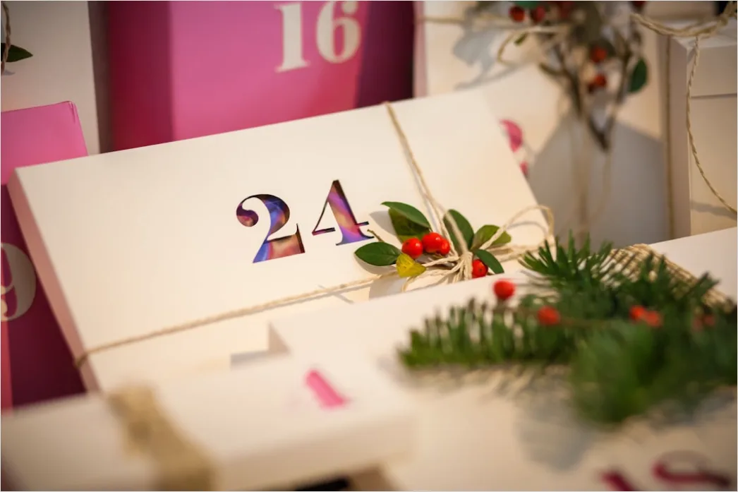 Detail Advent Kalender öffnen Kind Freude Moment Number 4