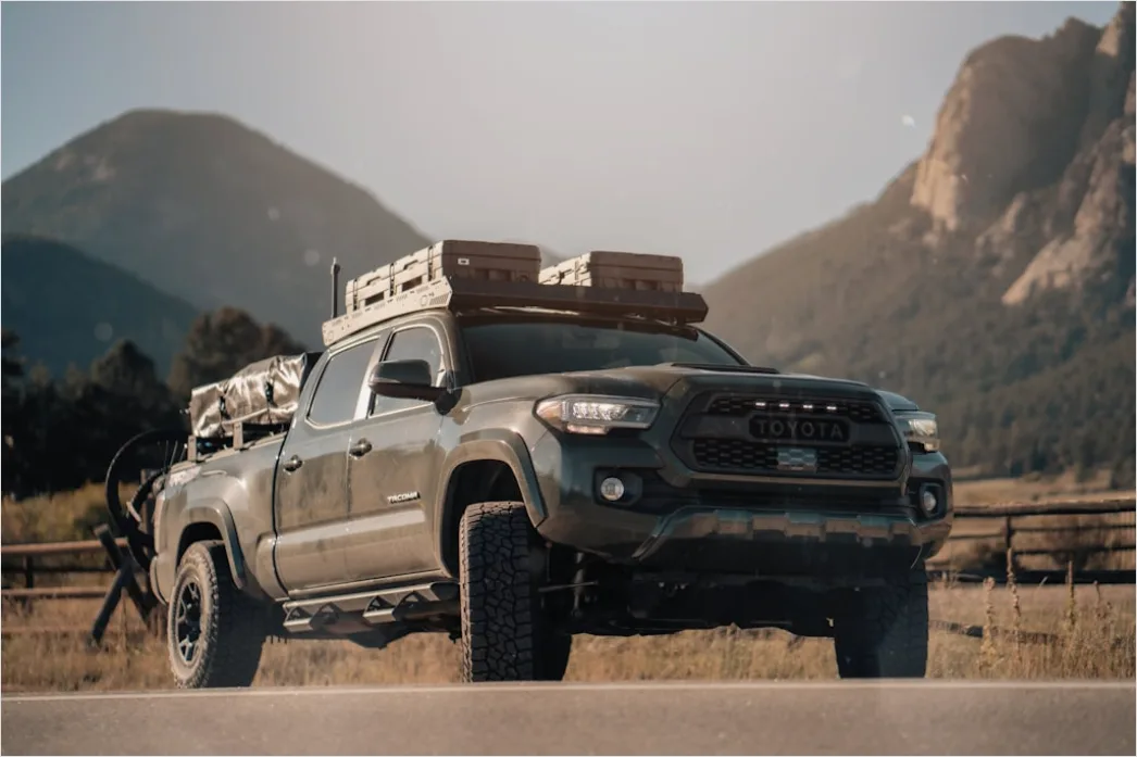 Detail Adventure Vehicle Rooftop Rack Gear Loaded Number 12