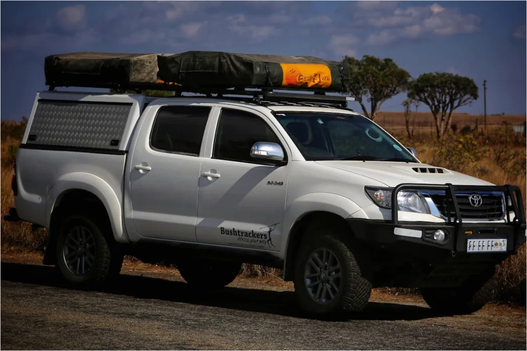 Detail Adventure Vehicle Rooftop Rack Gear Loaded Number 17