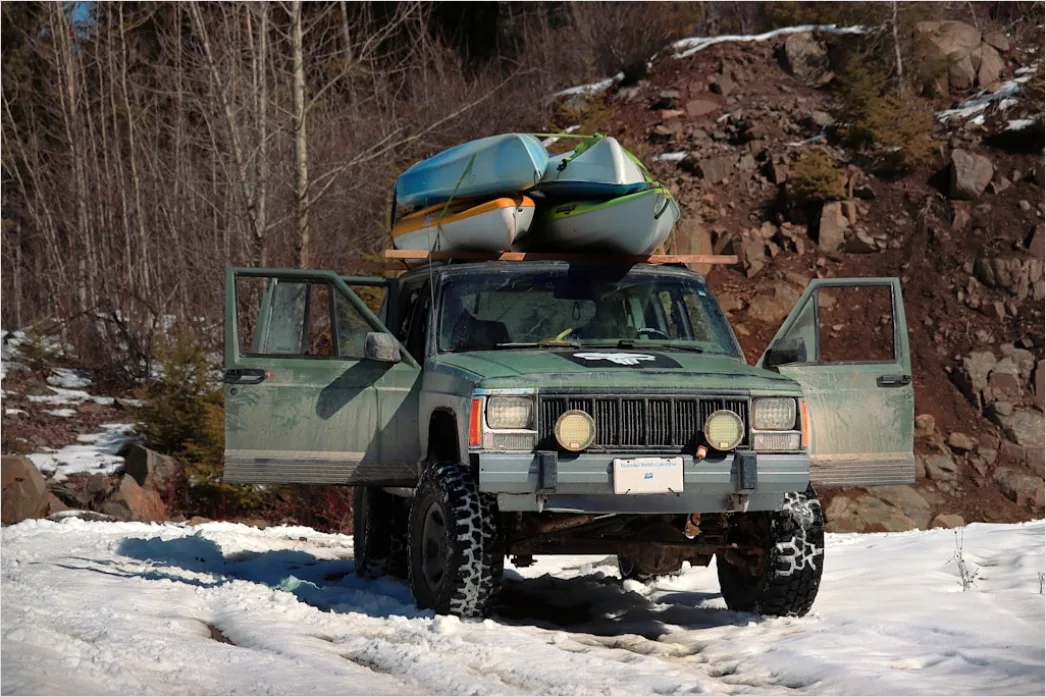 Detail Adventure Vehicle Rooftop Rack Gear Loaded Number 8