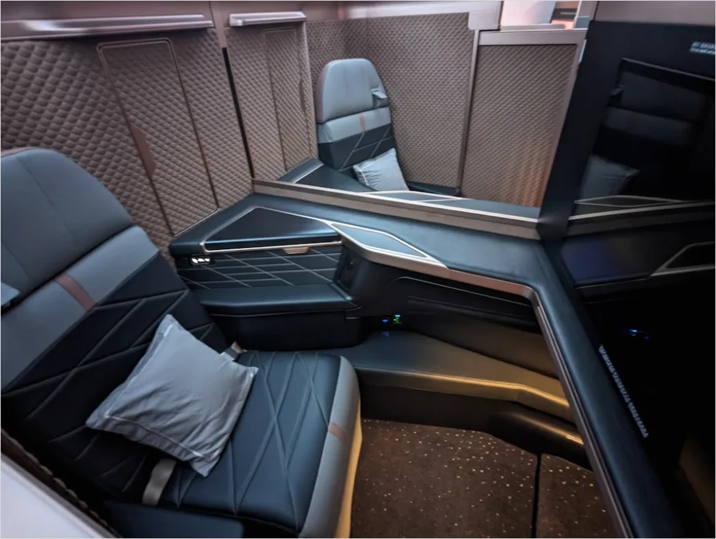Detail Airline Business Class Seat Interior Luxury Number 14