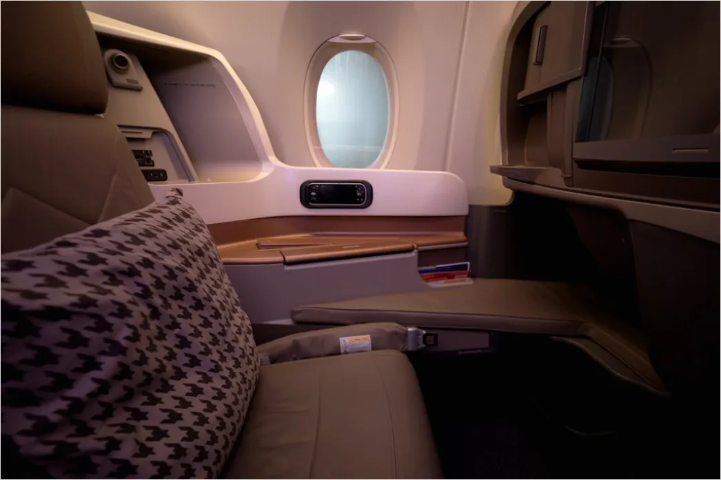 Detail Airline Business Class Seat Interior Luxury Number 6