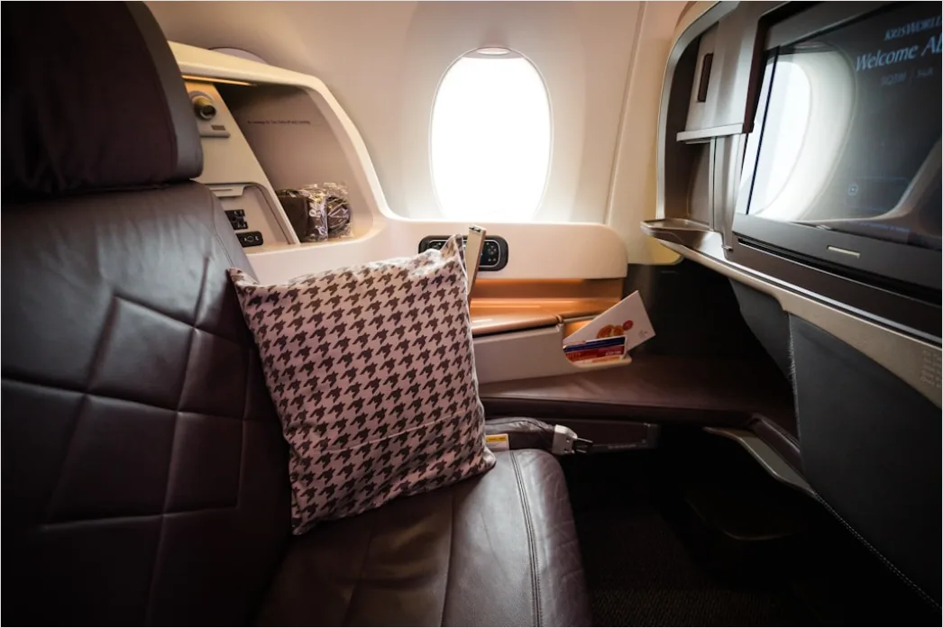 Detail Airline Business Class Seat Interior Luxury Number 8