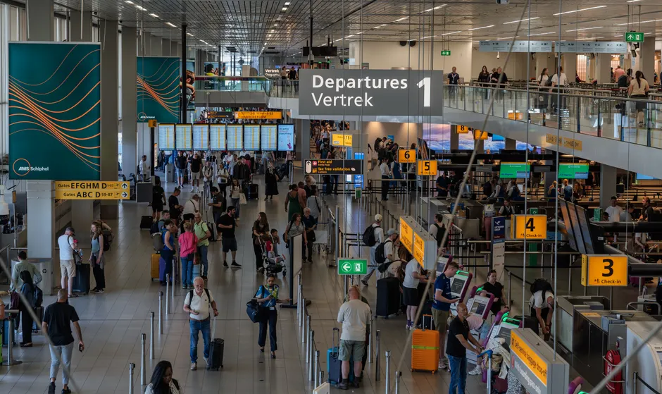 Detail Airport Security Checkpoint Passengers Queuing Number 16