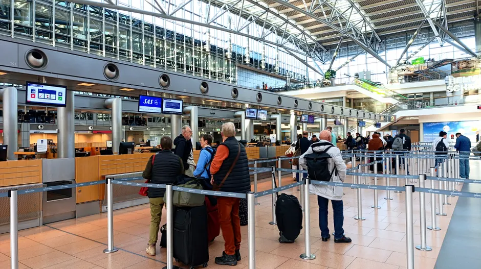 Detail Airport Security Checkpoint Passengers Queuing Number 17