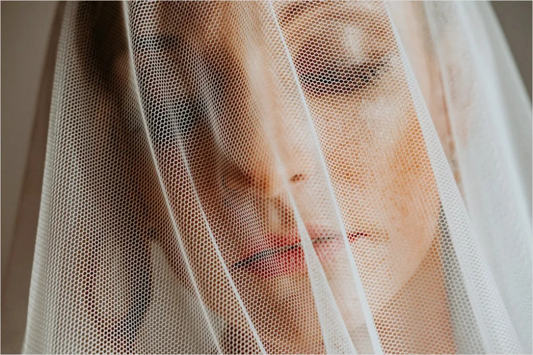 Detail Braut Portrait Schleier Nahaufnahme Natürliches Licht Number 4