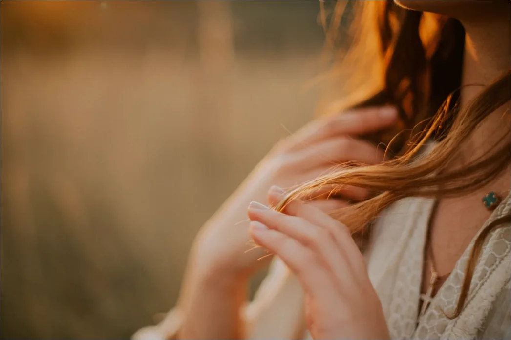 Detail Braut Und Bräutigam Portrait Outdoor Golden Hour Number 11