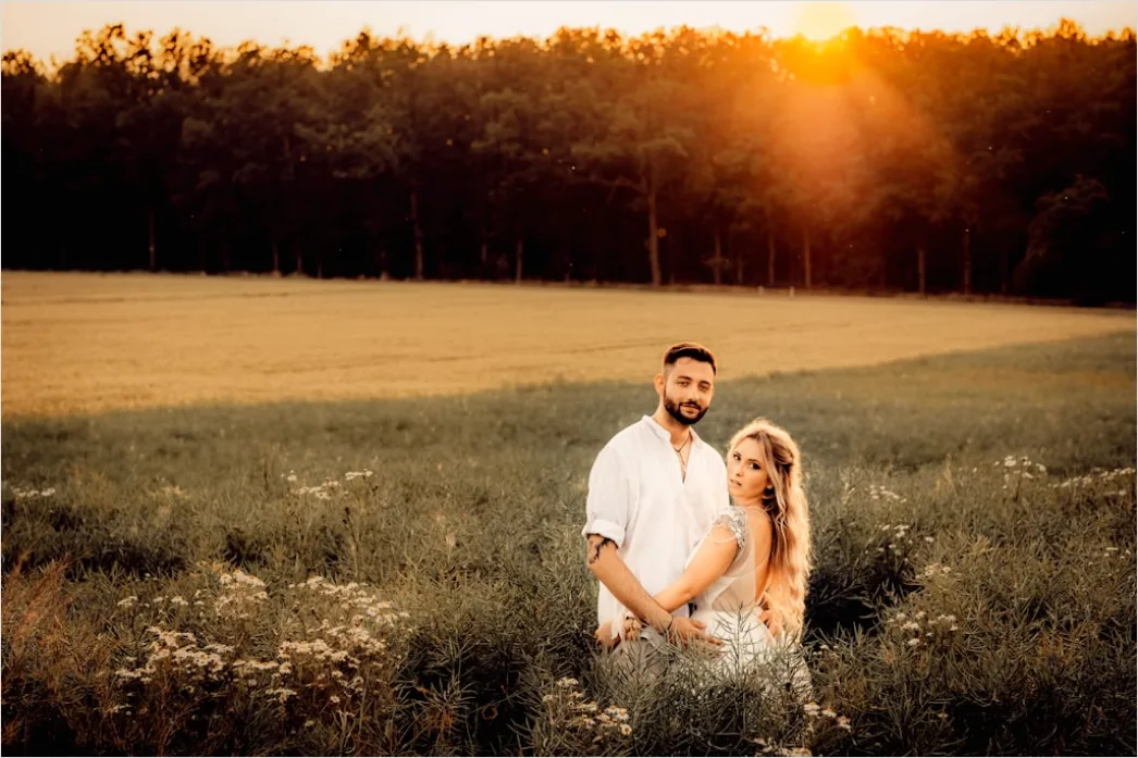 Detail Braut Und Bräutigam Portrait Outdoor Golden Hour Number 14