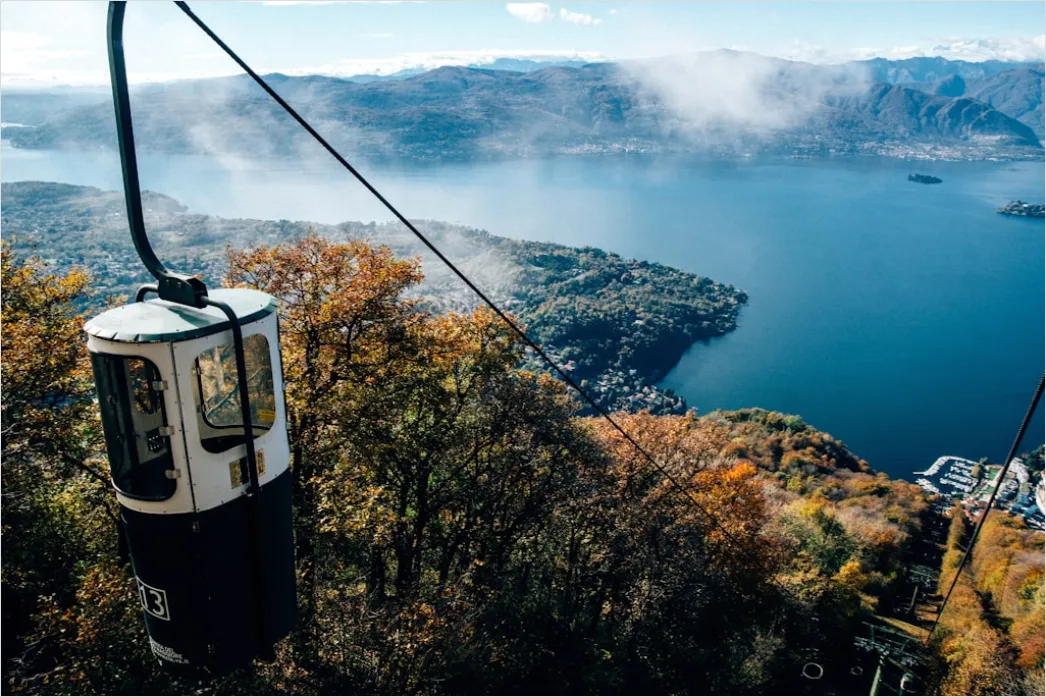 Detail Cable Car Ascending Mountain Scenic Route Number 13