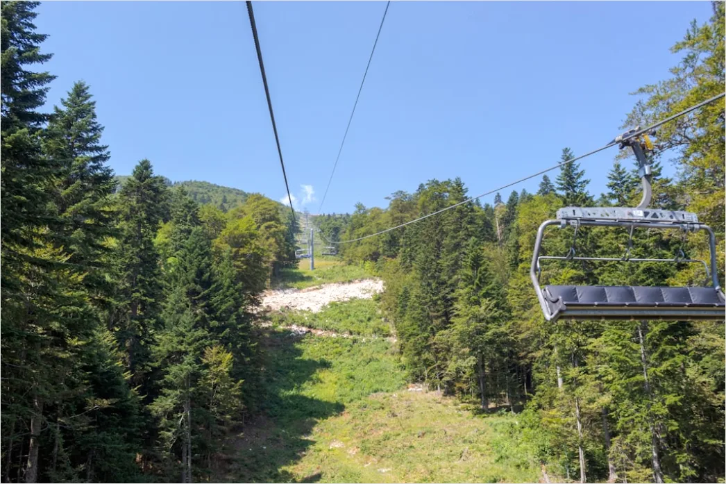 Detail Cable Car Ascending Mountain Scenic Route Number 20