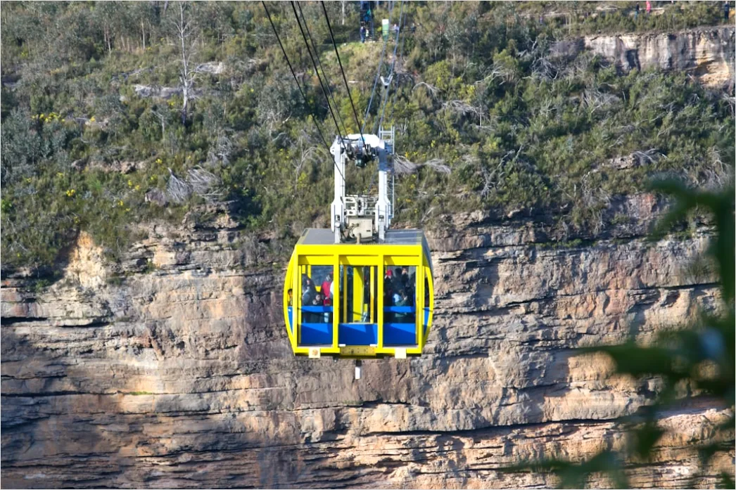 Detail Cable Car Ascending Mountain Scenic Route Number 7