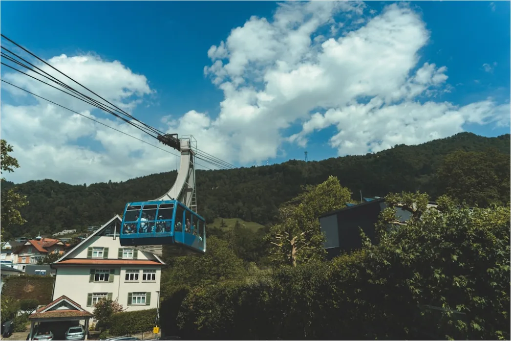 Detail Cable Car Ascending Mountain Scenic Route Number 8