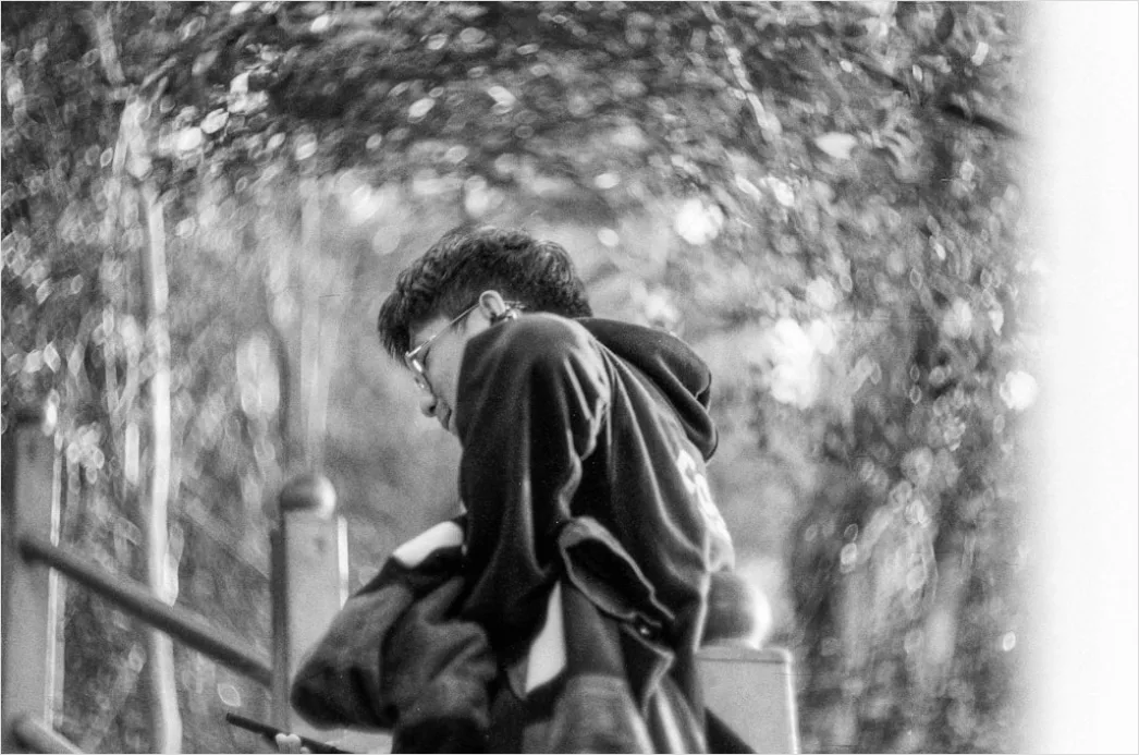Detail Candid Portrait Teenager Using Smartphone Outdoor Number 19