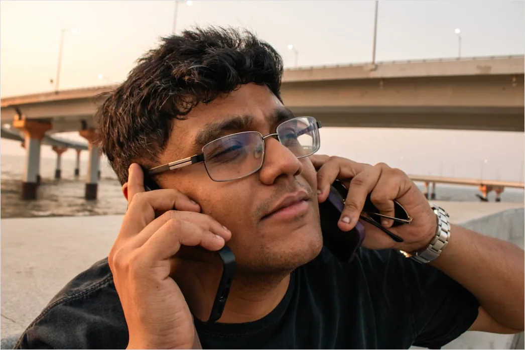 Detail Candid Portrait Teenager Using Smartphone Outdoor Number 3