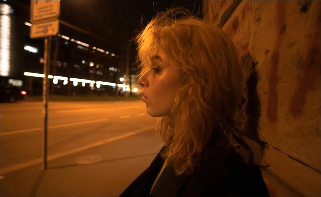 Detail Candid Street Portrait Urban Environment Natural Light Number 16