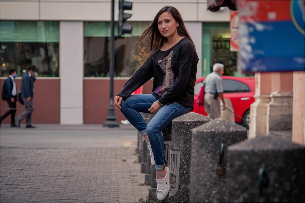 Detail Candid Street Portrait Urban Environment Natural Light Number 17