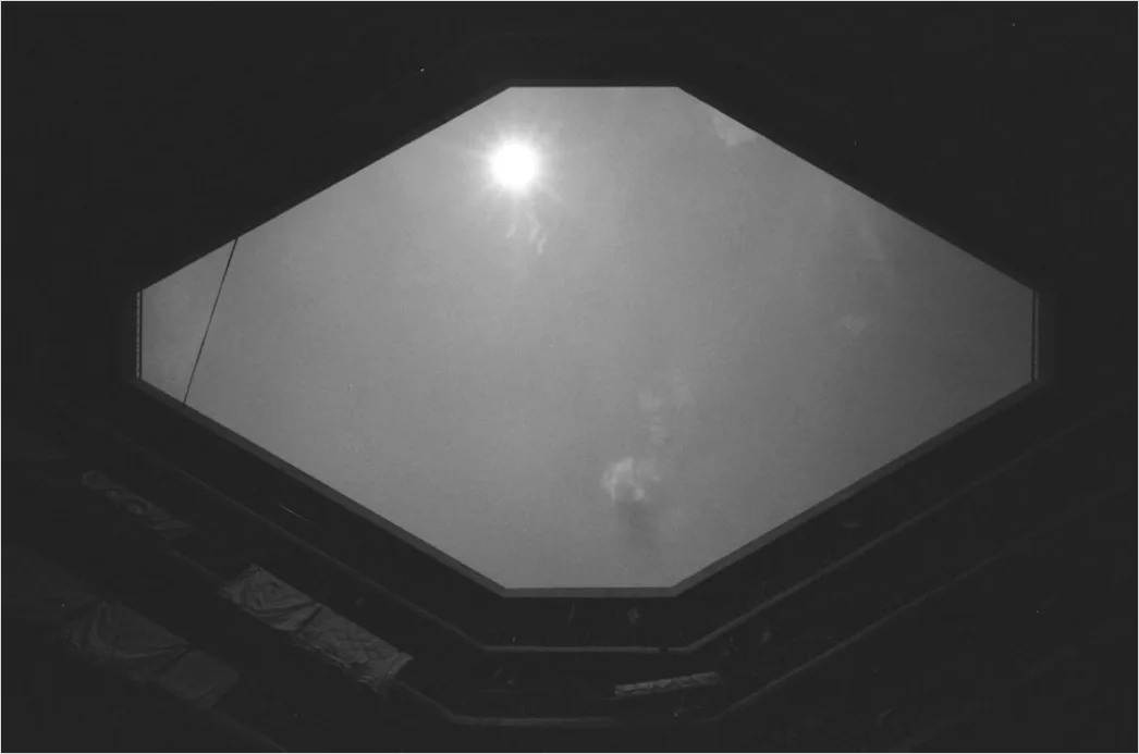 Detail Car Interior Panoramic Sunroof Open Sky Number 16