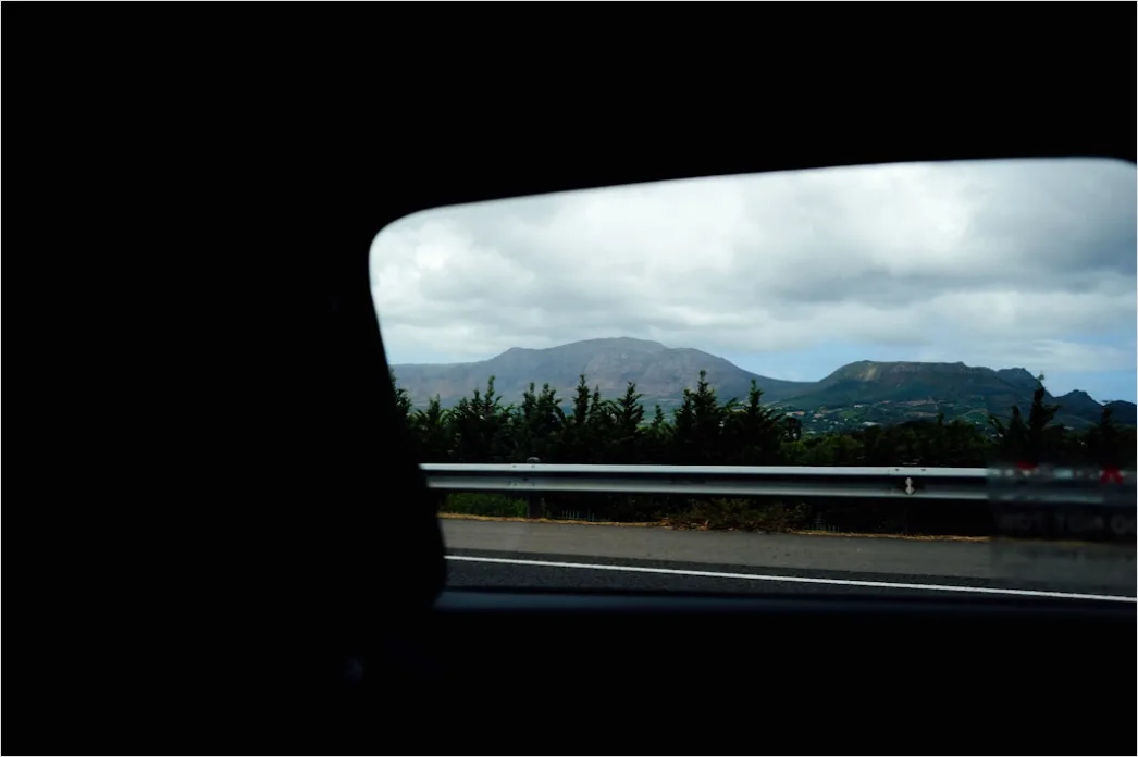Detail Car Interior Panoramic Sunroof Open Sky Number 4