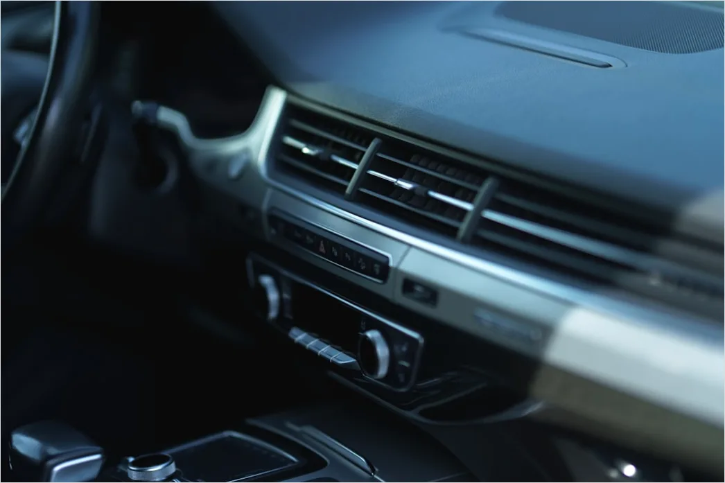 Detail Car Wireless Charging Pad Interior Close Up Number 11