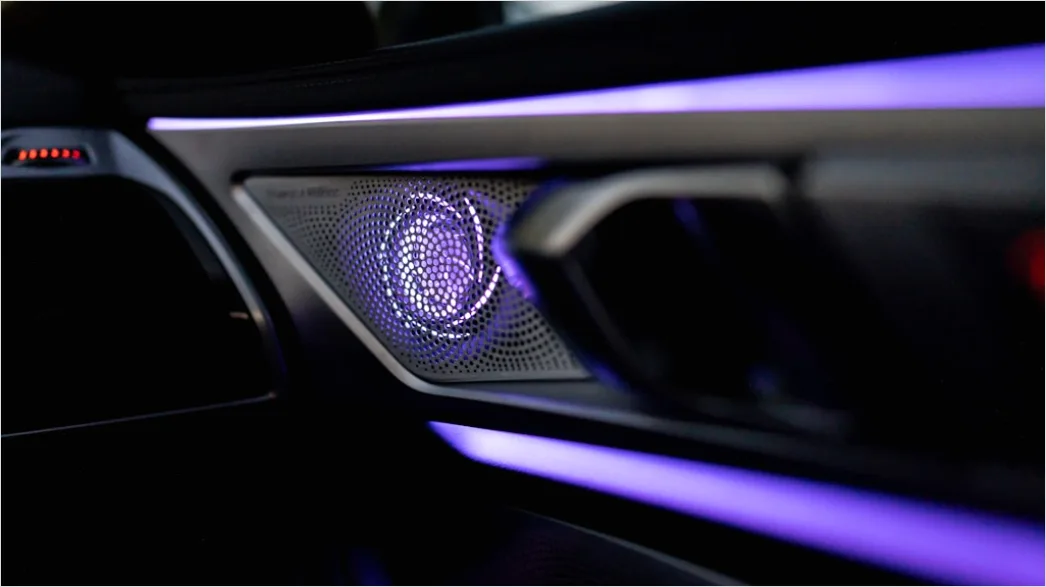 Detail Car Wireless Charging Pad Interior Close Up Number 3