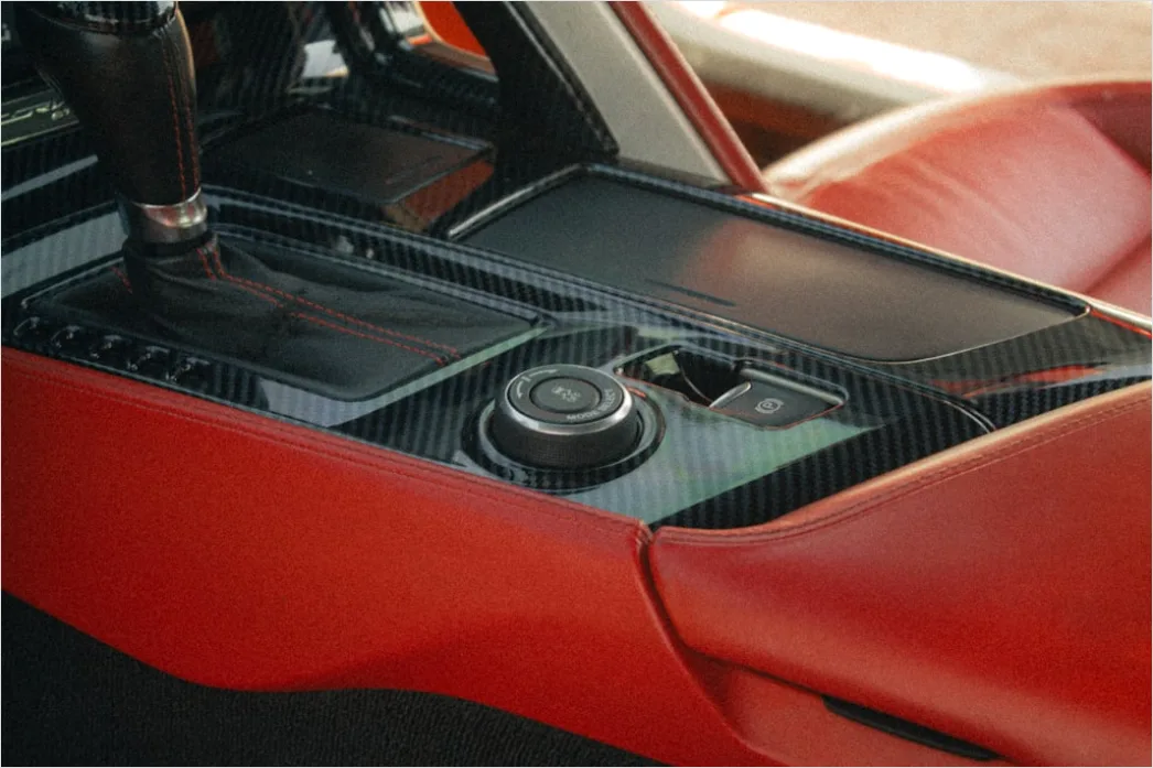 Detail Car Wireless Charging Pad Interior Close Up Number 9