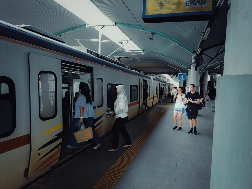 Detail Commuter Train Passengers Boarding At Station Number 20