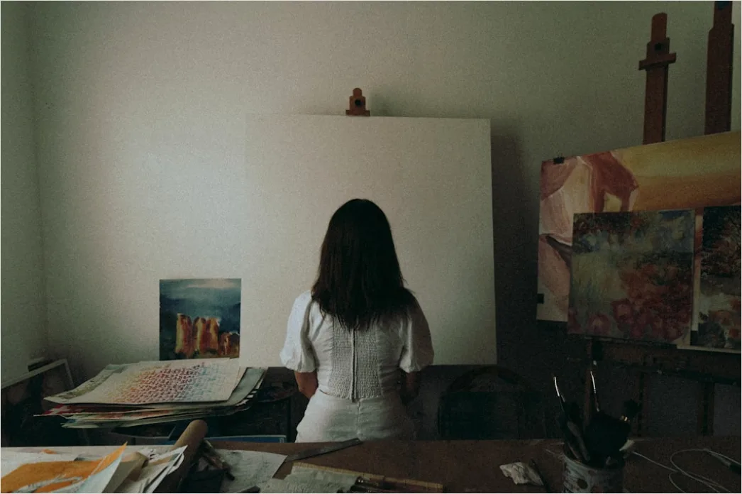 Detail Creative Woman Portrait Artist Studio Environment Number 4