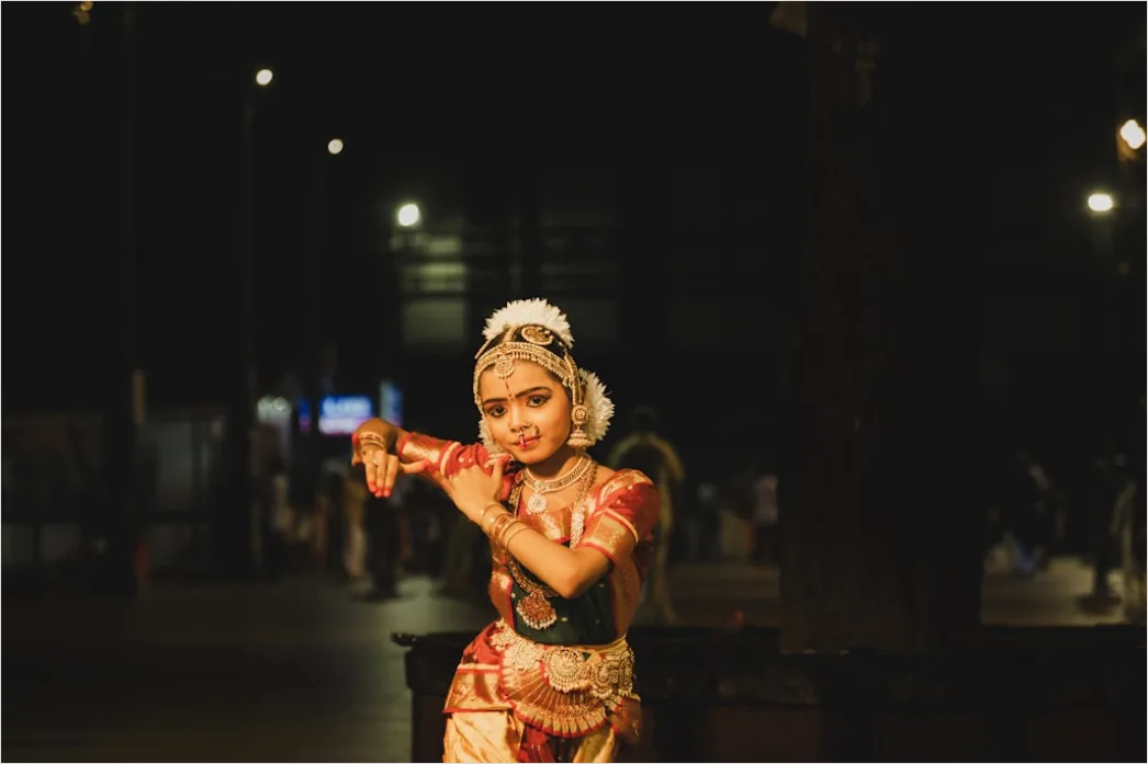 Cultural Dance Performer Portrait Traditional Costume D7f6