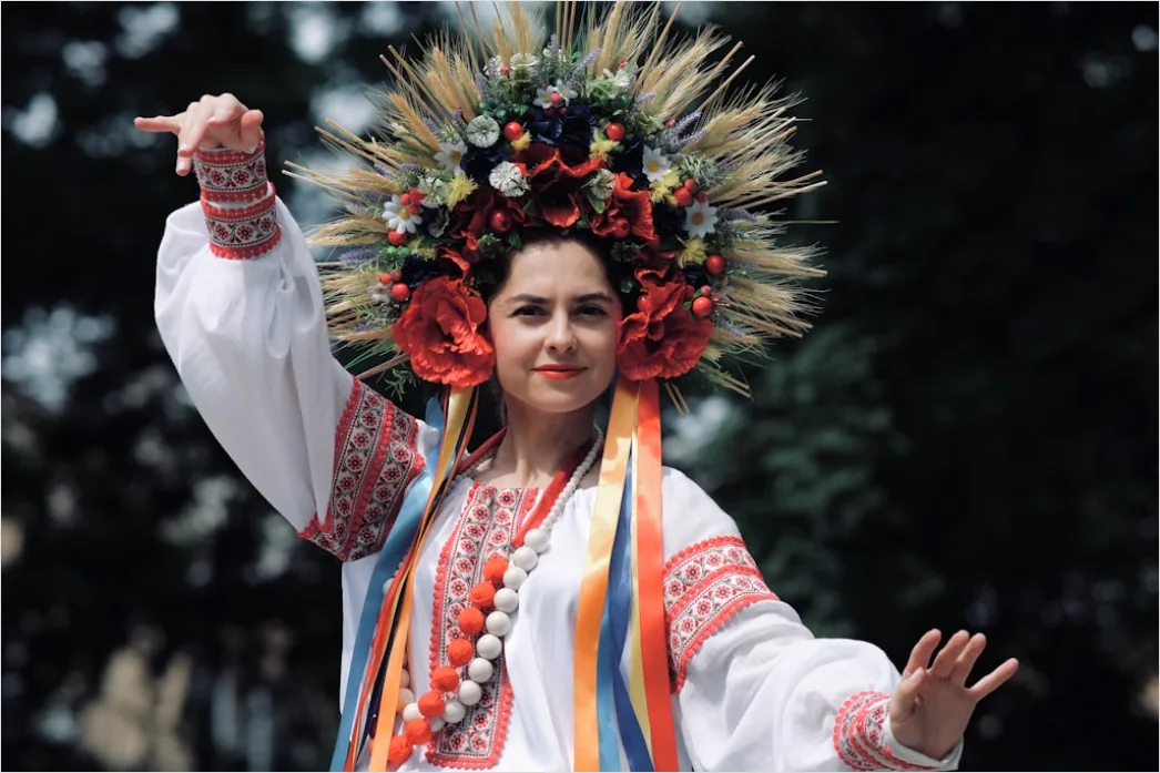 Detail Cultural Dance Performer Portrait Traditional Costume Number 15