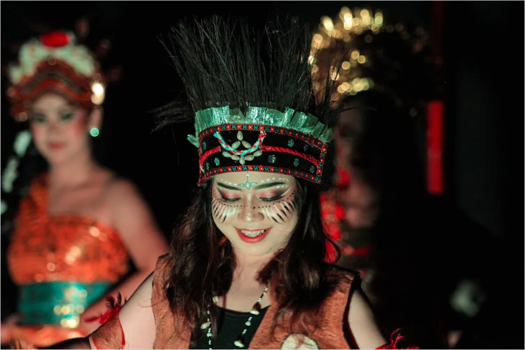Detail Cultural Dance Performer Portrait Traditional Costume Number 19