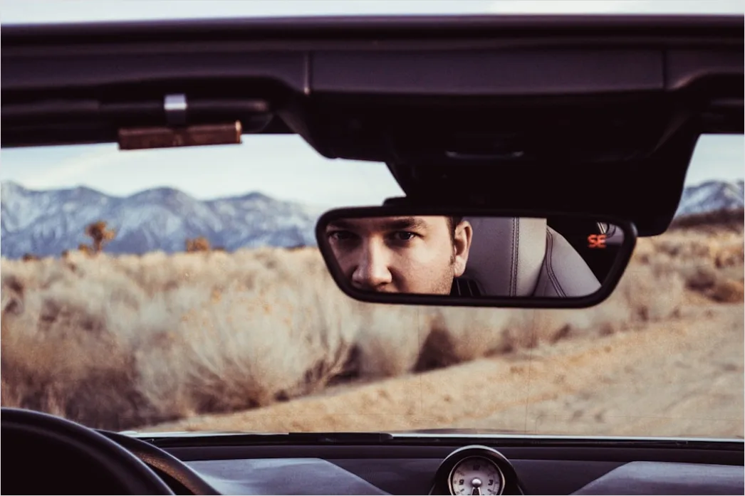 Detail Digital Rearview Mirror Display Car Interior Number 2