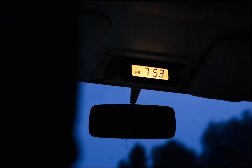 Detail Digital Rearview Mirror Display Car Interior Number 13