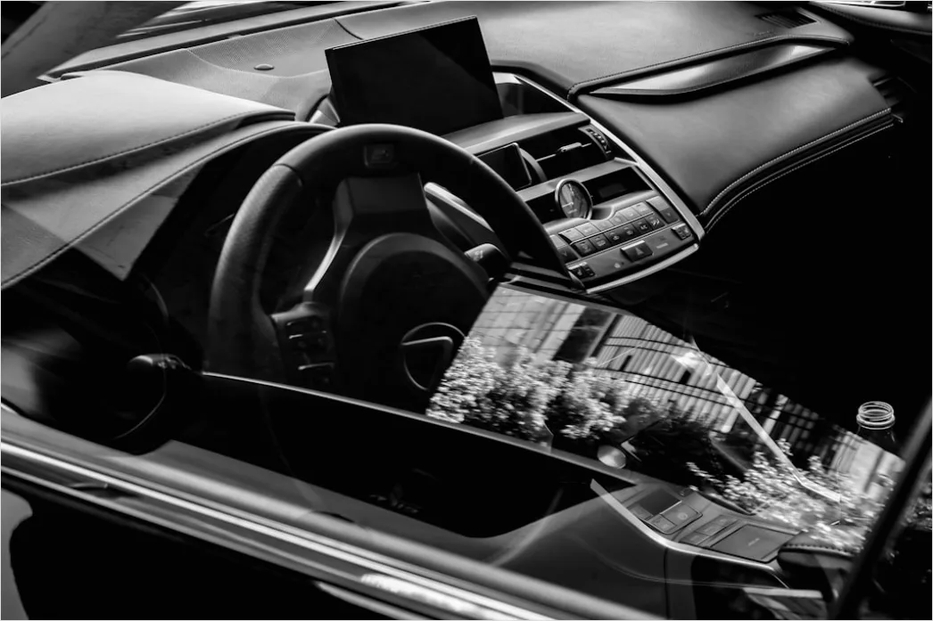 Detail Digital Rearview Mirror Display Car Interior Number 14