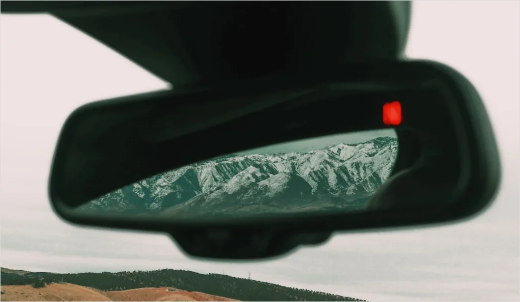 Detail Digital Rearview Mirror Display Car Interior Number 4