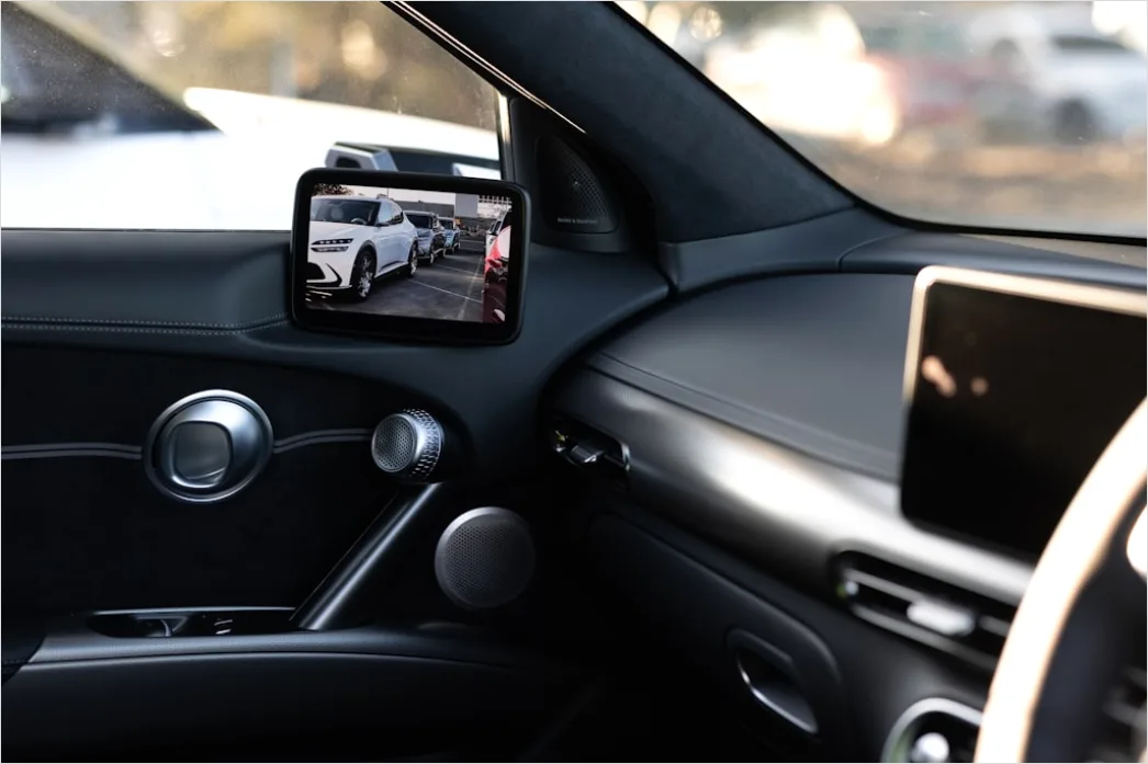 Detail Digital Rearview Mirror Display Car Interior Number 9