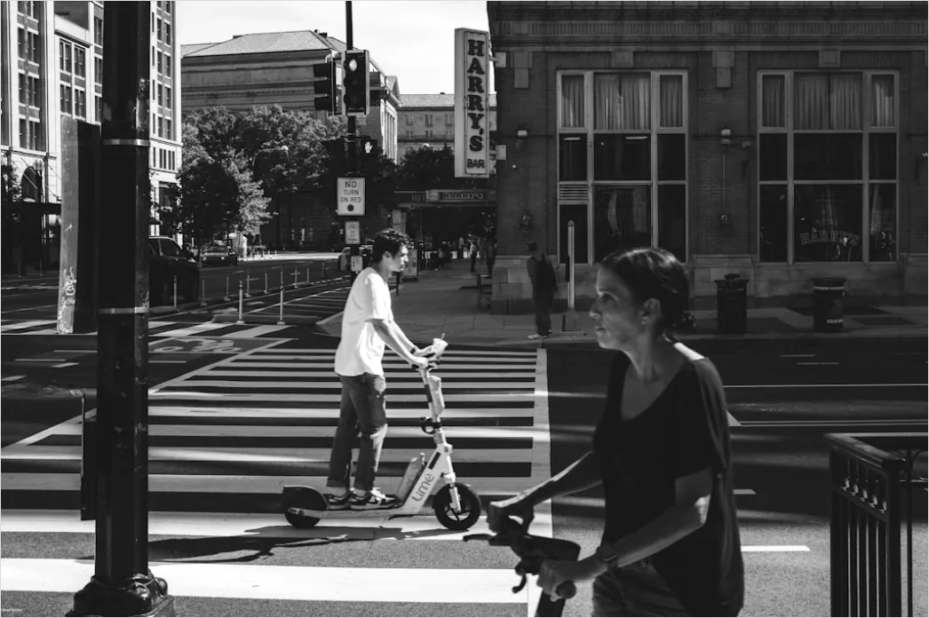 Detail Electric Scooter Sharing App Urban Street Number 5
