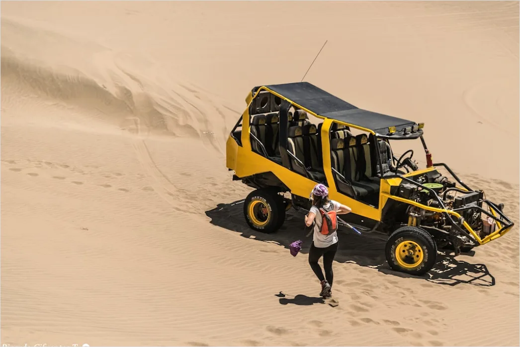 Detail Expedition Vehicle Crossing Sand Dunes Desert Number 11