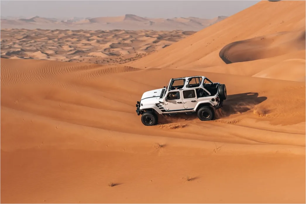 Detail Expedition Vehicle Crossing Sand Dunes Desert Number 17